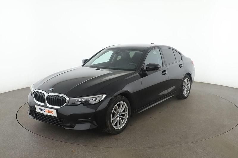 Schwarz Gebraucht 2022 BMW 318 Advantage Limousine | 28.550 € (Fairer Preis) - Bild 1/3