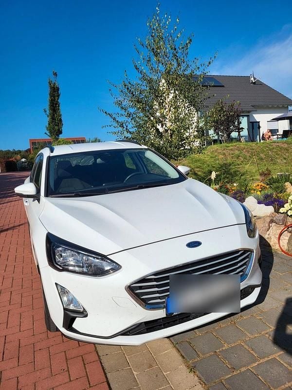 Grau Gebraucht 2021 Ford Focus Kombi | 11.600 € (Superpreis) - Bild 1/4