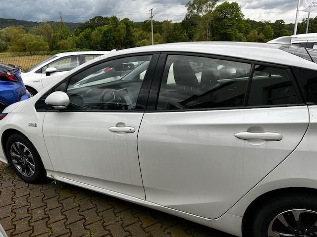 Gebraucht 2018 Toyota Prius Plug-in Hybrid Executive Kleinwagen | 19.900 € (Fairer Preis) - Bild 1/4