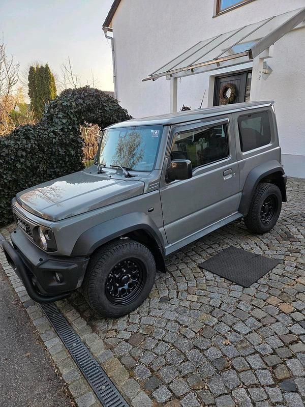 Gebraucht Suzuki Jimny Comfort+ 102 PS (75 kW) 2019 Grau SUV