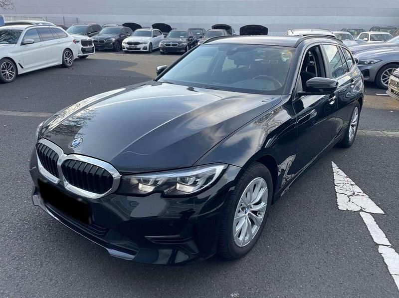 Schwarz Gebraucht 2021 BMW 318 Advantage Kombi | 18.300 € (Superpreis) - Bild 1/4