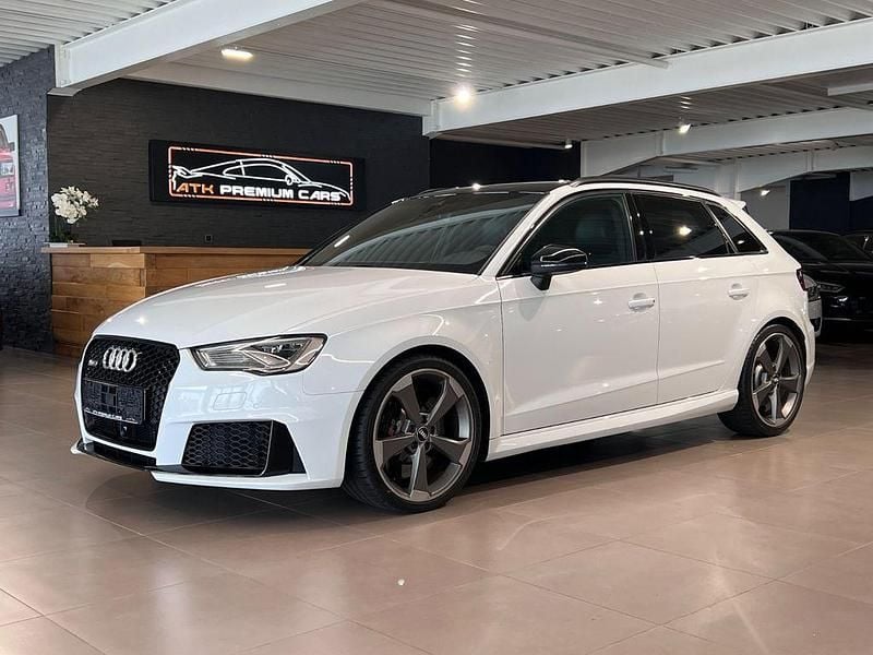 Weiß Gebraucht 2016 Audi RS3 Sport Limousine | 39.990 € (Fairer Preis) - Bild 1/4