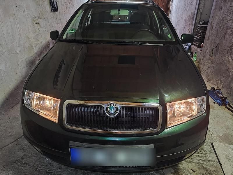 Grün Gebraucht 2002 Skoda Fabia Kleinwagen | 550 € (Superpreis) - Bild 1/4