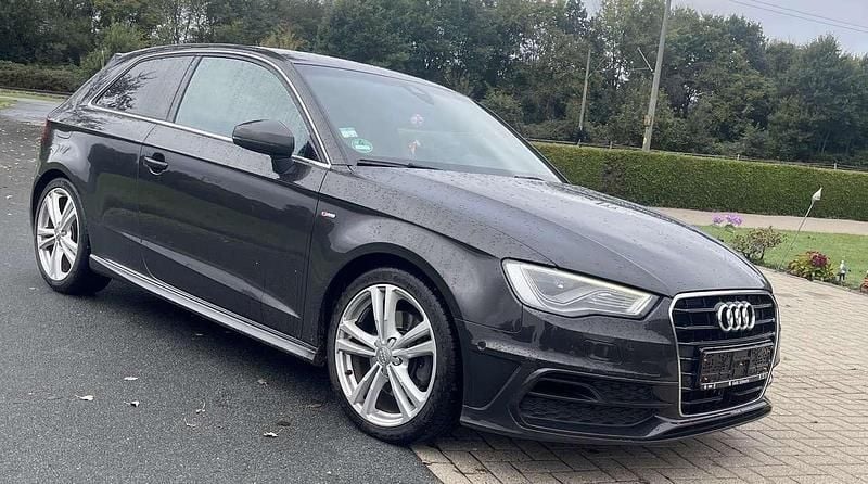 Braun Gebraucht 2013 Audi A3 S-Line Kleinwagen | 11.500 € (Fairer Preis) - Bild 1/4