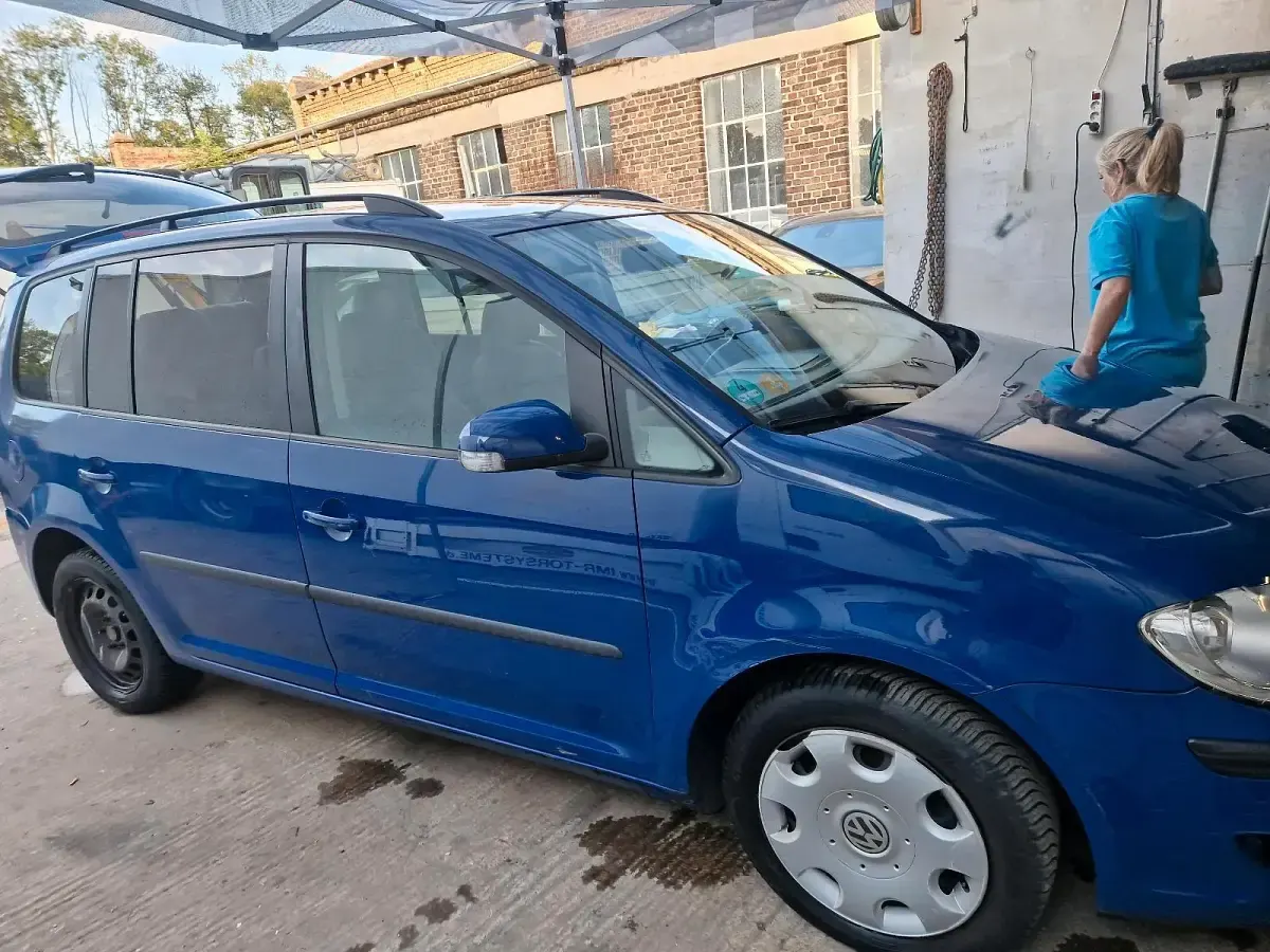 Gebraucht VW Touran 105 PS (77 kW) 2008 Blau Van / Kleinbus