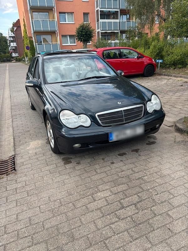 Andere außenfarben Gebraucht 2002 Mercedes C180 Limousine | 1.300 € (Superpreis) - Bild 1/4