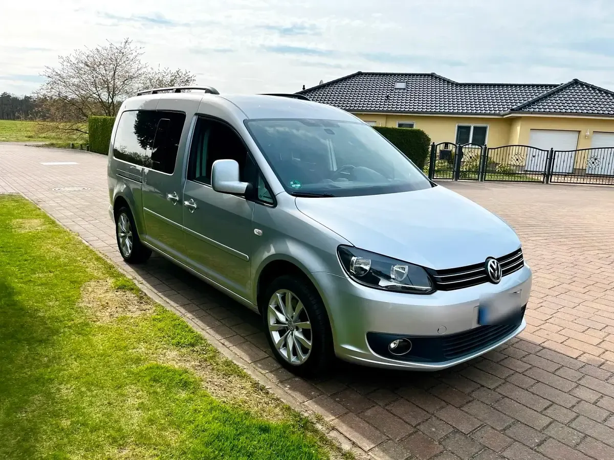 Gebraucht VW Caddy Maxi 140 PS (102 kW) 2014 Silber Van / Kleinbus
