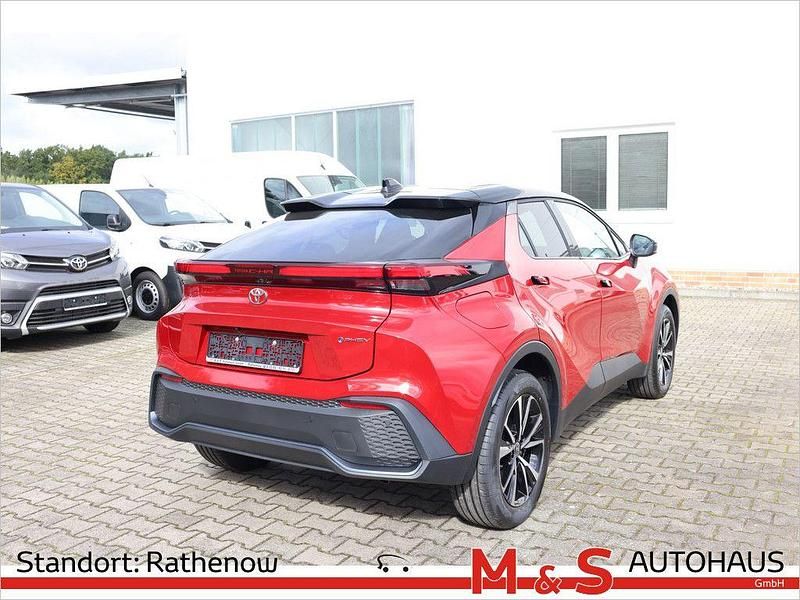 Neu Toyota C-HR 223 PS (164 kW) 2025 Rot SUV