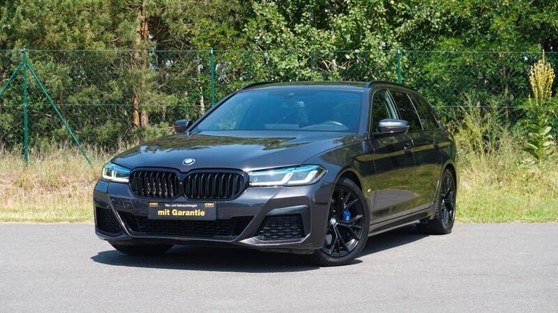 Grau Gebraucht 2021 BMW 520 M Sport Limousine | 26.400 € (Fairer Preis) - Bild 1/4