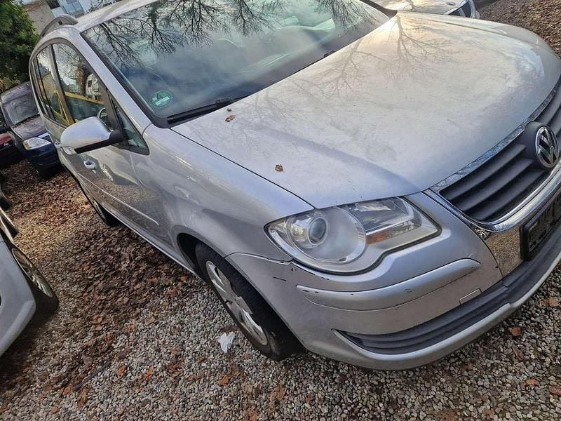 Gebraucht VW Touran Trendline 102 PS (75 kW) 2008 Reflexsilber metallic Van / Kleinbus