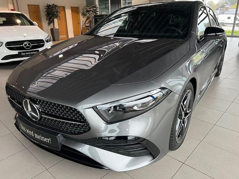 Gebraucht Mercedes A250 AMG line 224 PS (164 kW) 2024 Grau Limousine