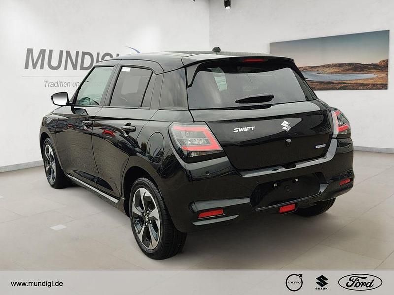 Neu Suzuki Swift Comfort+ 83 PS (61 kW) 2025 Schwarz Kleinwagen