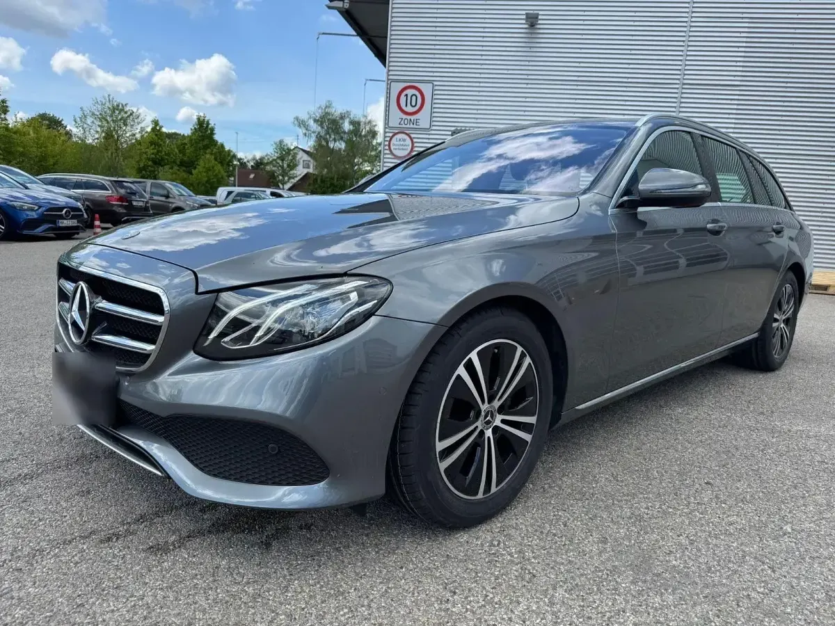 Usado Mercedes E200 Avantgarde 160 CV (117 kW) 2019 Gris Familiar