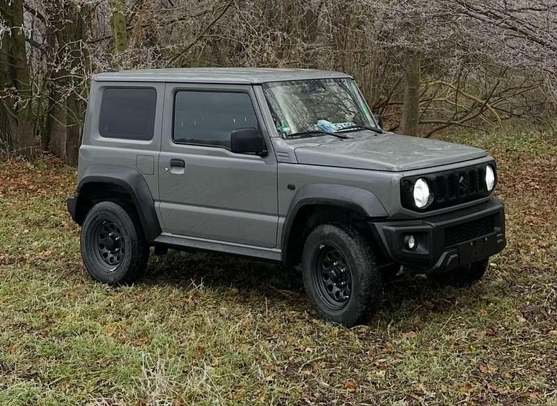 Gebraucht Suzuki Jimny 102 PS (75 kW) 2023 Grau SUV