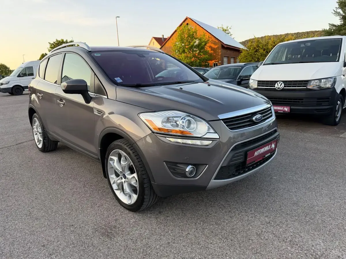 Gebraucht Ford Kuga Titanium 140 PS (102 kW) 2012 Braun SUV