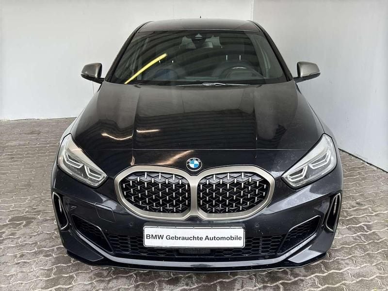 Saphirschwarz met. Gebraucht 2022 BMW 135 Kleinwagen | 31.979 € (Fairer Preis) - Bild 1/4