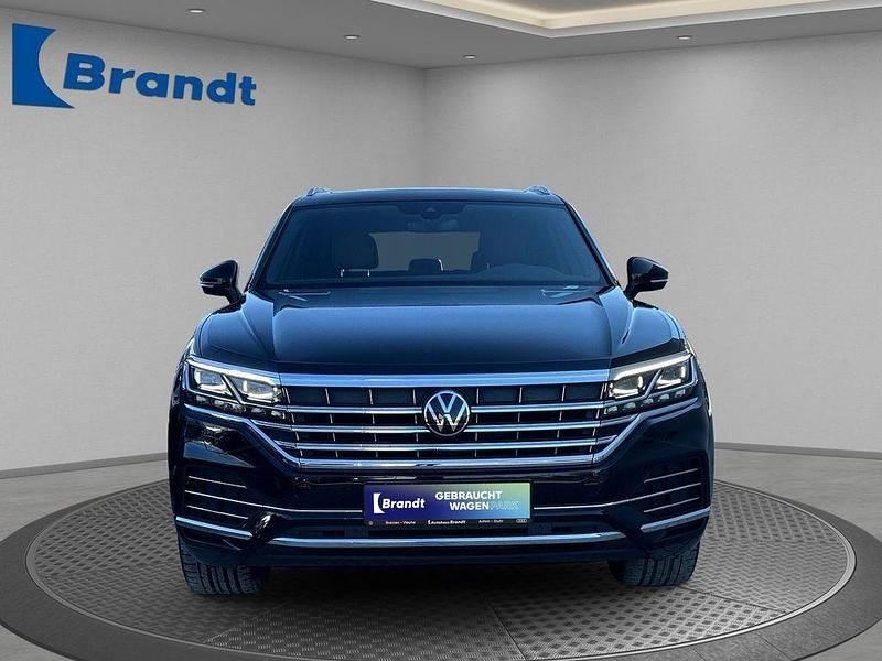 Gebraucht VW Touareg Atmosphere 231 PS (169 kW) 2021 Deep black perleffekt (metallic) SUV