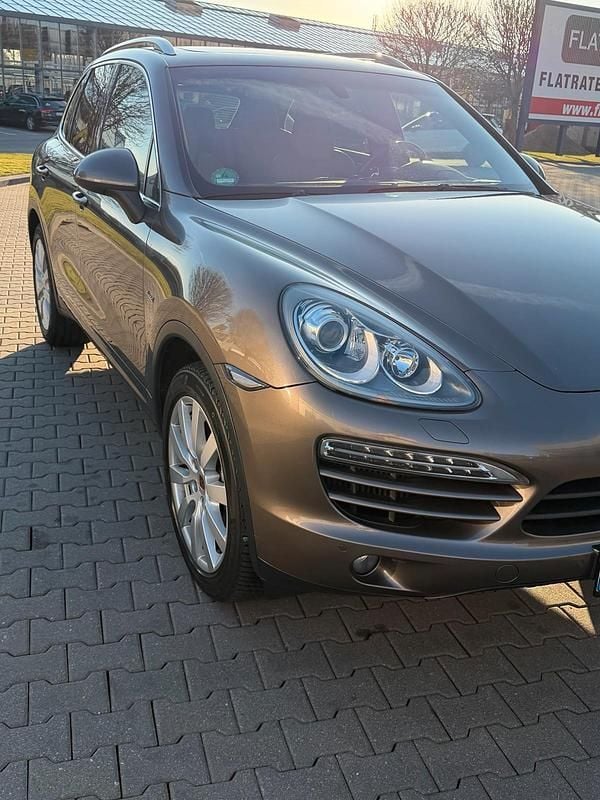 Gebraucht Porsche Cayenne 275 PS (202 kW) 2010 Braun SUV