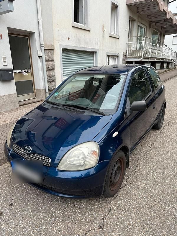 Blau Gebraucht 2002 Toyota Yaris Kleinwagen | 800 € (Superpreis) - Bild 1/4