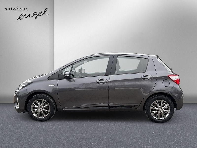 Gebraucht Toyota Yaris Hybrid Comfort 101 PS (74 kW) 2017 Grau Kleinwagen