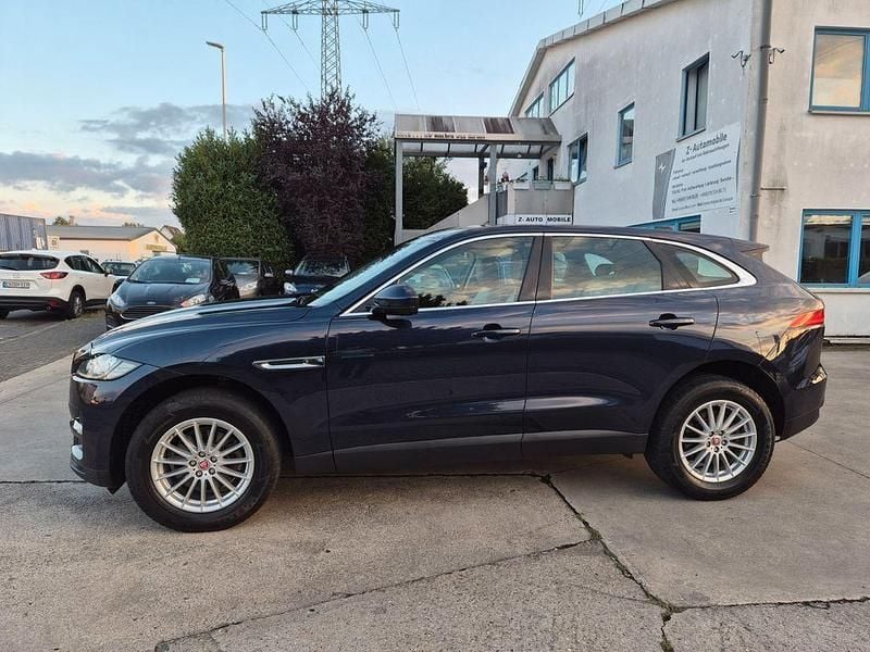 Blau Gebraucht 2017 Jaguar F-Pace Prestige SUV | 10.800 € - Bild 1/4