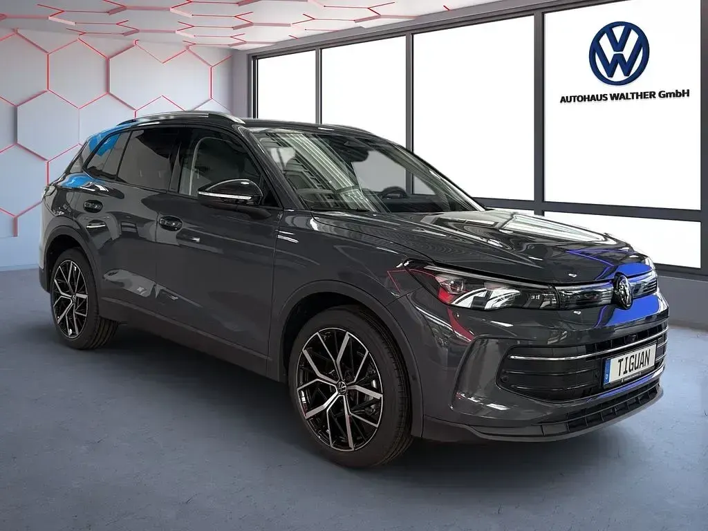 Neu VW Tiguan Life 150 PS (110 kW) 2026 Grau SUV