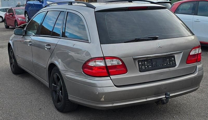 Gebraucht Mercedes E220 150 PS (110 kW) 2003 Grau Kombi