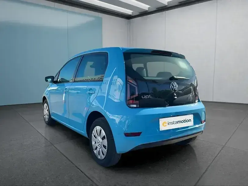 Second-hand VW up! 65 CP (47 kW) 2023 Albastru Hatchback