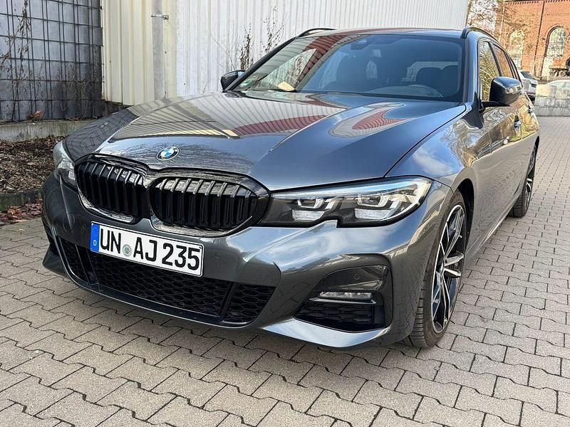 Gebraucht BMW 330 M Sport 258 PS (189 kW) 2020 Grau Kombi