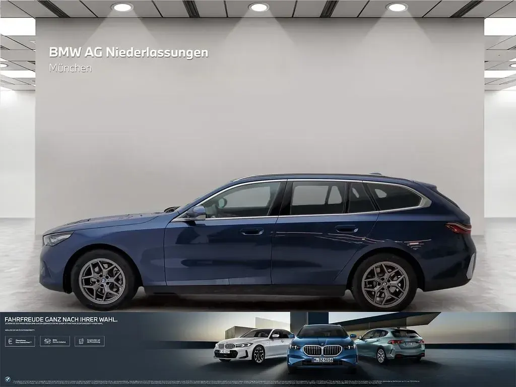 Gebraucht BMW 520 Sport Line 197 PS (144 kW) 2025 Blau Kombi