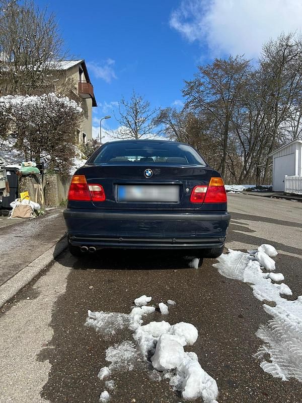 Gebraucht BMW 320 150 PS (110 kW) 1998 Blau Limousine