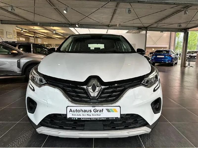 Gebraucht Renault Captur Zen 140 PS (102 kW) 2022 Perlmuttweiß / schwarz SUV