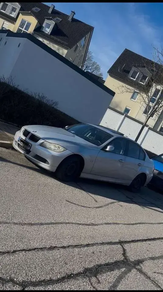 Gebraucht BMW 320 170 PS (125 kW) 2008 Silber Limousine