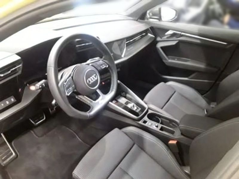 Gebraucht Audi S3 Sport 310 PS (228 kW) 2024 Gelb Limousine