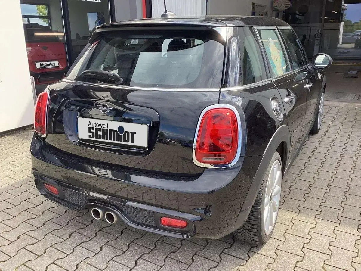 Gebraucht Mini Cooper S 192 PS (141 kW) 2019 Midnight black metallic Kleinwagen