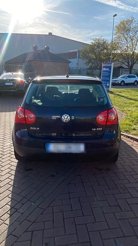 Gebraucht VW Golf V 119 PS (87 kW) 2004 Blau Kleinwagen
