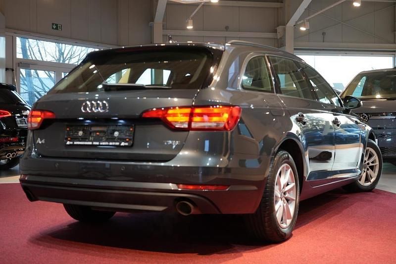 Gebraucht Audi A4 Ambiente 190 PS (139 kW) 2015 Manhattan gray metallic Kombi