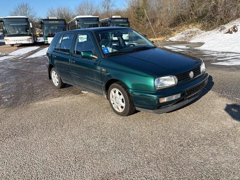 Gebraucht VW Golf III 60 PS (44 kW) 1997 Grün Kleinwagen