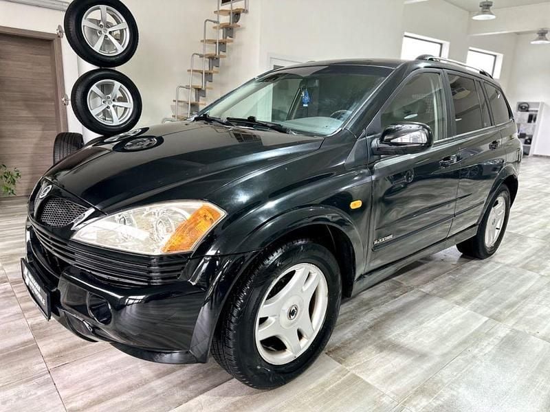 Schwarz Gebraucht 2006 Ssangyong (KGM) Kyron SUV | 2.990 € - Bild 1/4