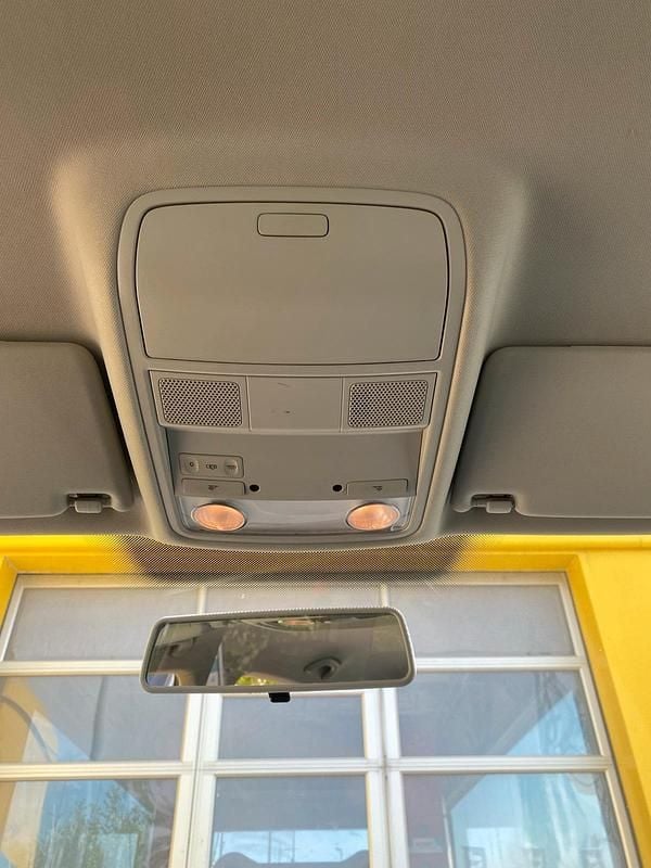 Second-hand VW Golf 110 CP (80 kW) 2011 Maro Monovolum