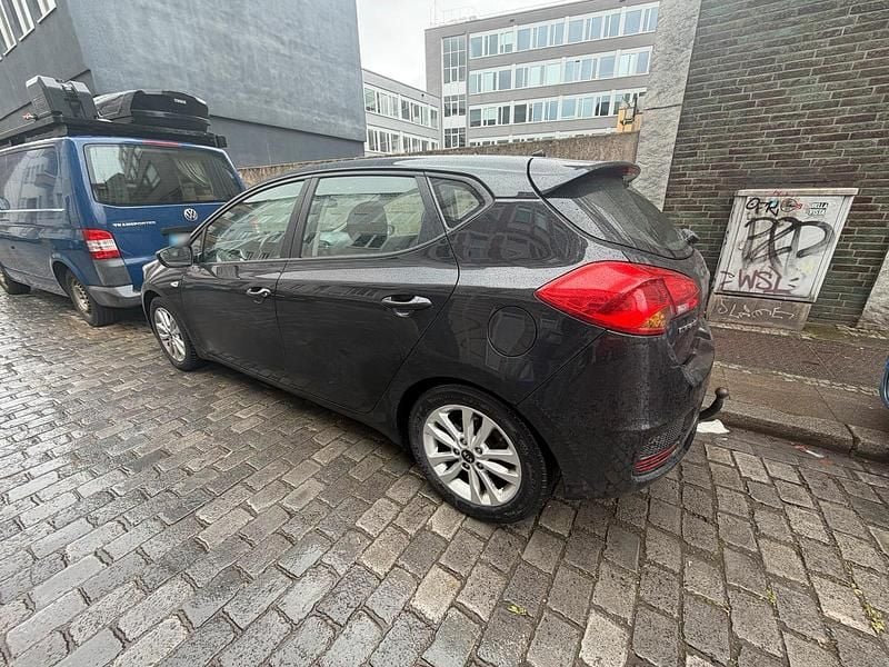 Gebraucht Kia Ceed 136 PS (100 kW) 2016 Schwarz Kleinwagen