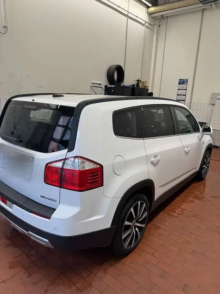 Gebraucht Chevrolet Orlando 163 PS (119 kW) 2012 Van / Kleinbus