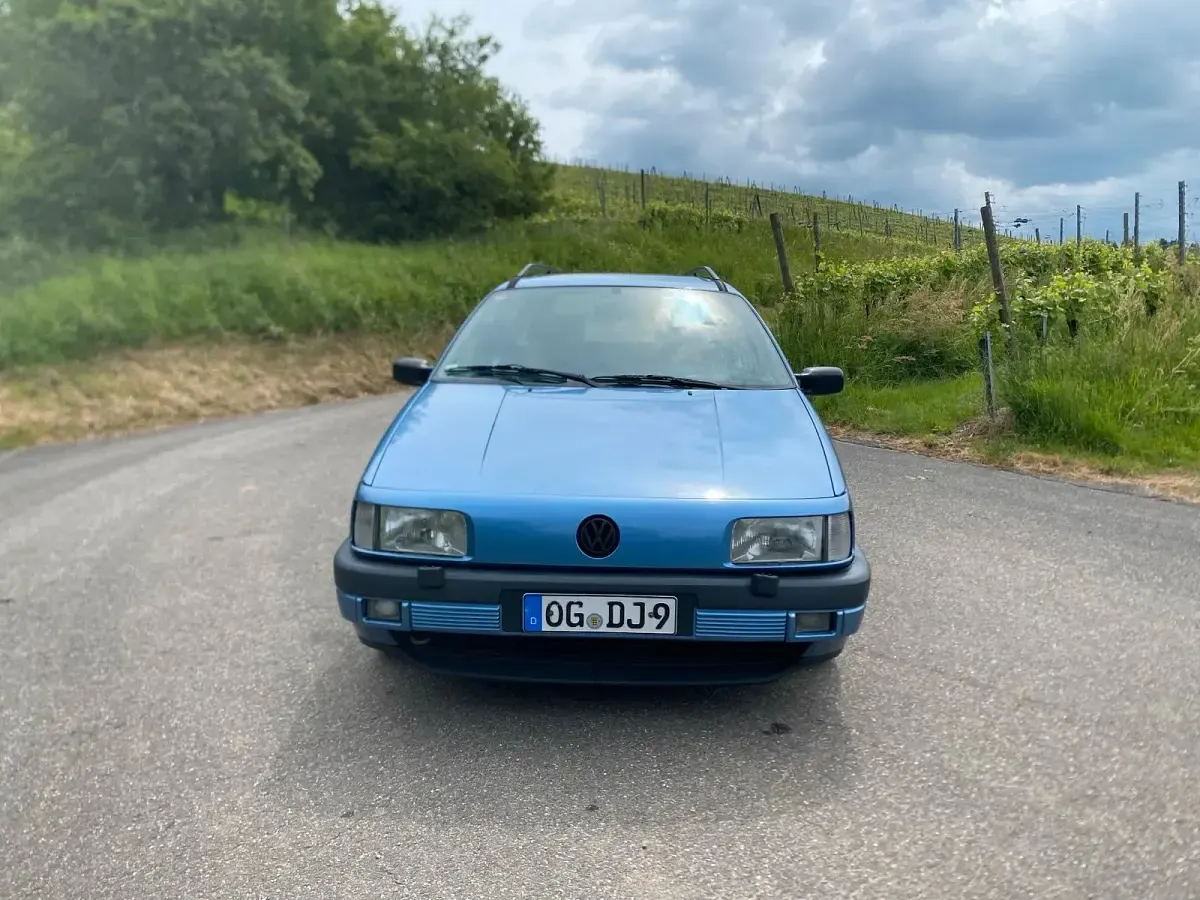 Gebraucht VW Passat 93 PS (68 kW) 1993 Blau Kombi
