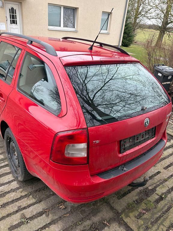 Gebraucht Skoda Octavia Elegance 160 PS (117 kW) 2009 Rot Kombi