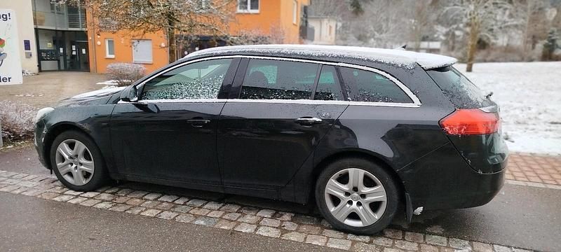 Gebraucht Opel Insignia 160 PS (117 kW) 2011 Schwarz Kombi