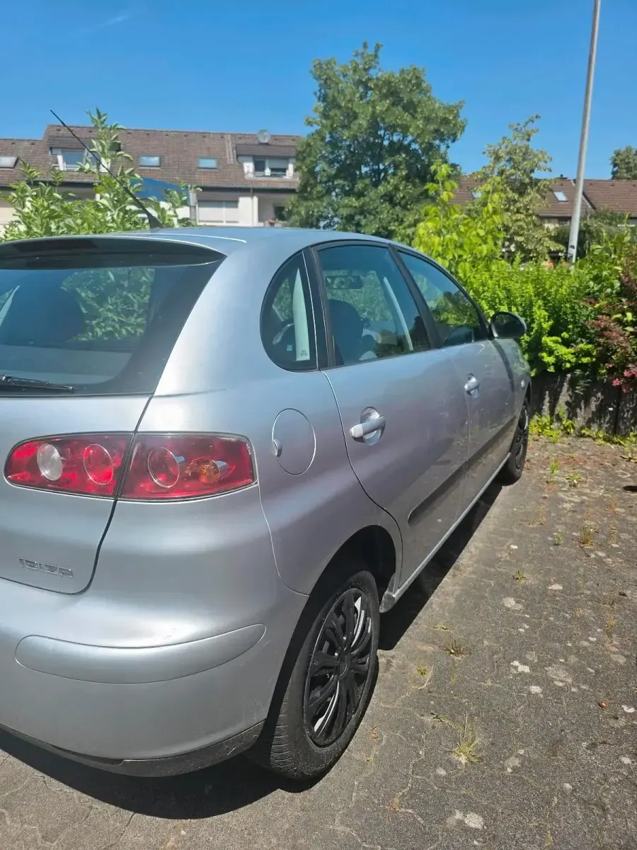 Gebraucht Seat Ibiza 75 PS (55 kW) 2003 Silber Kleinwagen