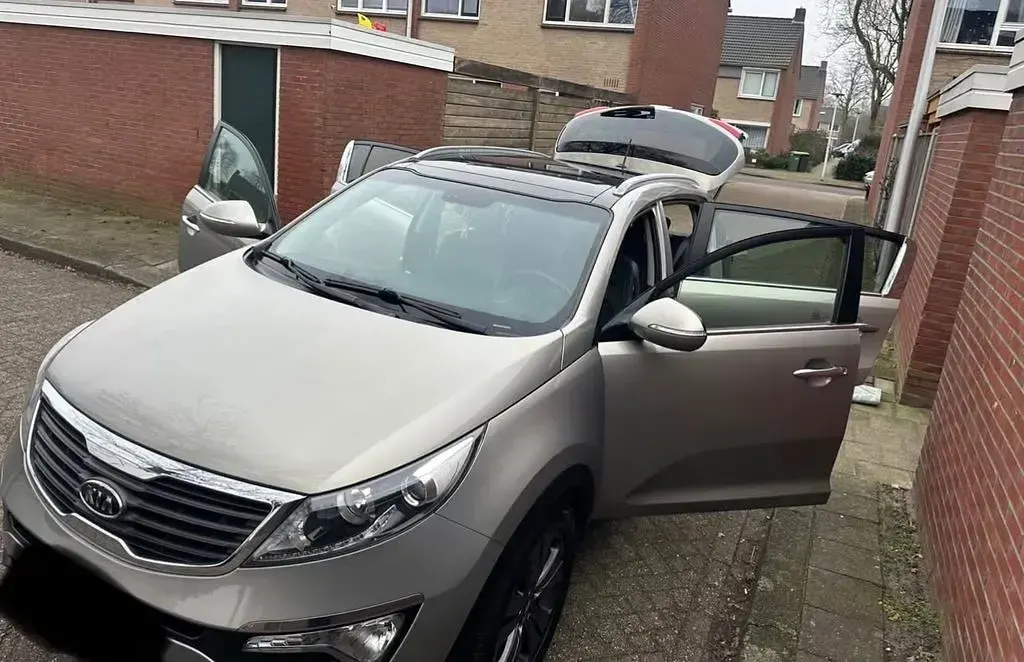 Gebraucht Kia Sportage Attract 135 PS (99 kW) 2012 Silber SUV