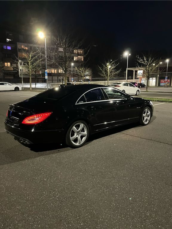 Schwarz Gebraucht 2012 Mercedes CLS350 AMG Coupé | 22.999 € (Etwas zu teuer) - Bild 1/4