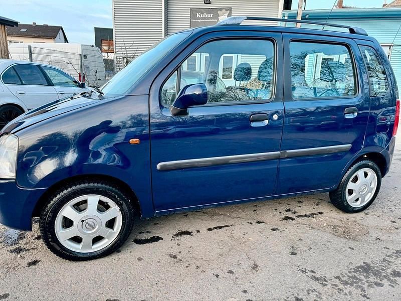 Blau Gebraucht 2001 Opel Agila Limousine | 1.450 € - Bild 1/4