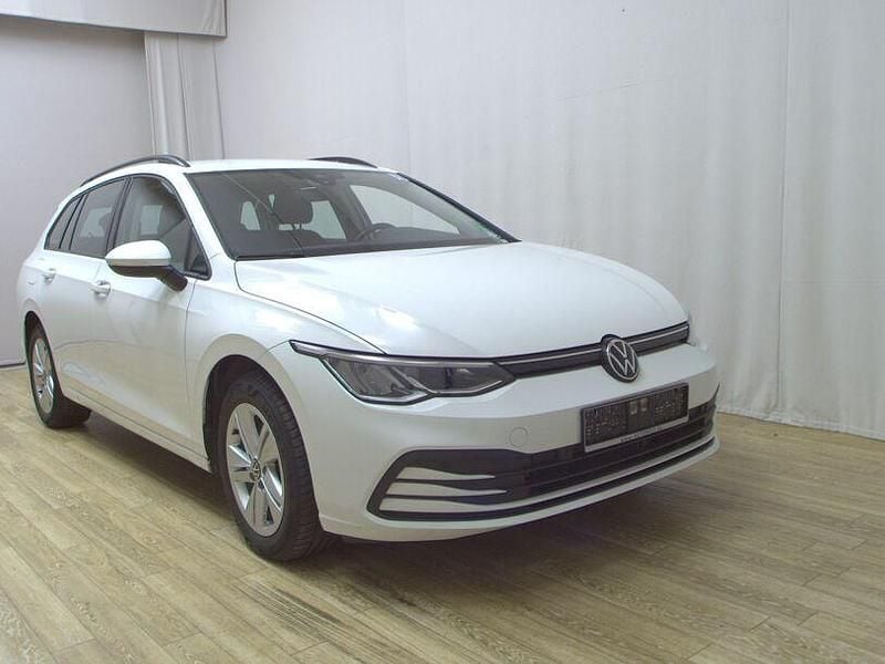 Gebraucht VW Golf VIII Life 150 PS (110 kW) 2022 Weiss Kombi